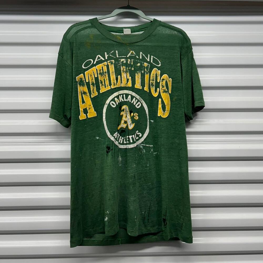 VTG 80s Distress/Thrash/Super Thin Oakland A's green and yellow cotton tee